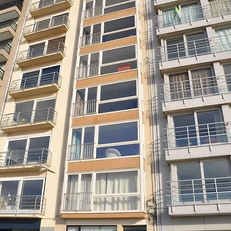 Prachtig Ingericht Met Frontaal Zeezicht In Duinbergen Apartment *